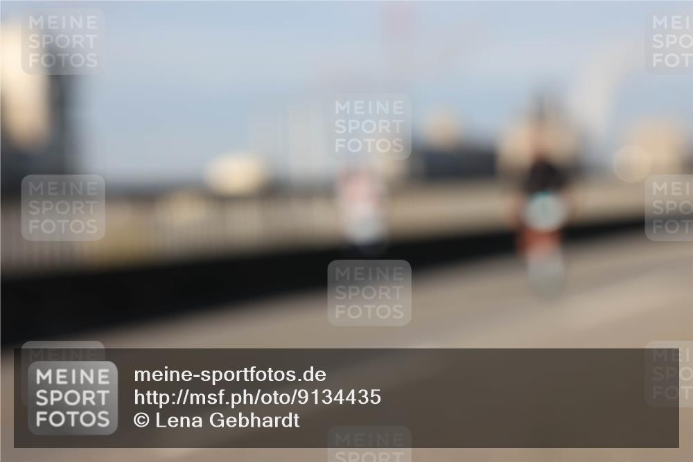 03.10.2025 - Köhlbrandbrückenlauf Lena Gebhardt http://msf.ph/oto/9134435 03.10.2025 09:52:36 Position 2  meine-sportfotos.de