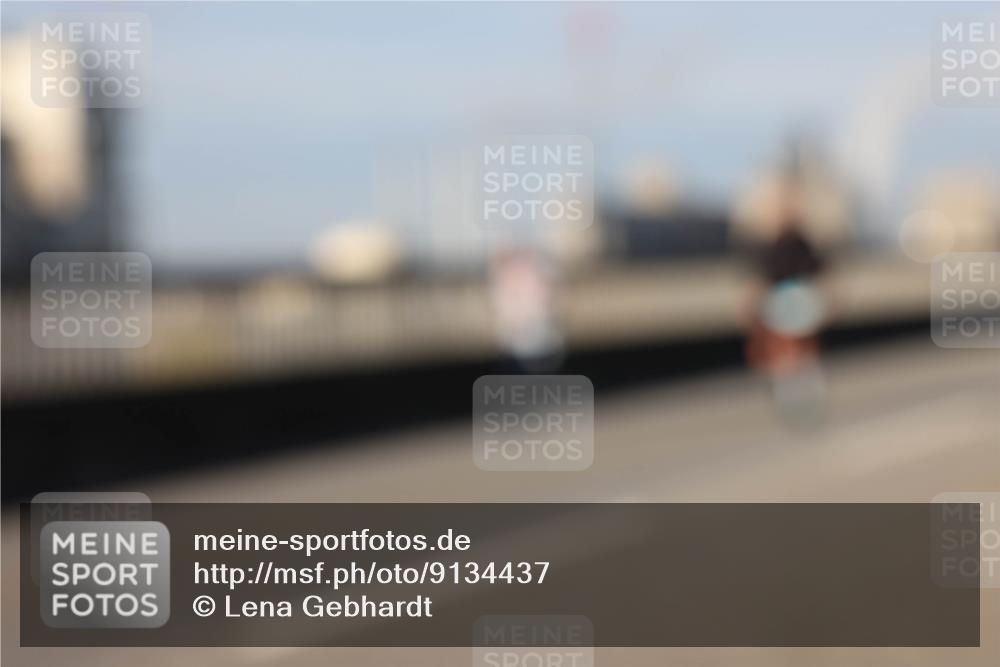 03.10.2025 - Köhlbrandbrückenlauf Lena Gebhardt http://msf.ph/oto/9134437 03.10.2025 09:52:36 Position 2  meine-sportfotos.de