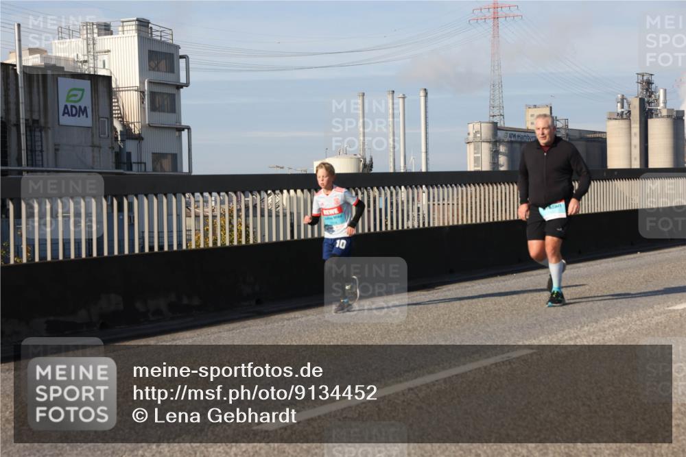 03.10.2025 - Köhlbrandbrückenlauf Lena Gebhardt http://msf.ph/oto/9134452 03.10.2025 09:52:37 Position 2 10 meine-sportfotos.de