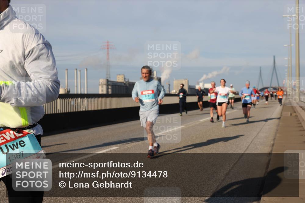 03.10.2025 - Köhlbrandbrückenlauf Lena Gebhardt http://msf.ph/oto/9134478 03.10.2025 09:52:38 Position 2 1367 meine-sportfotos.de