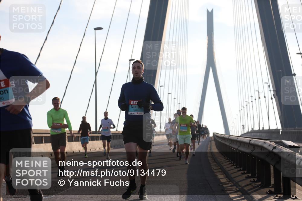 03.10.2025 - Köhlbrandbrückenlauf Yannick Fuchs http://msf.ph/oto/9134479 03.10.2025 08:21:39 Position 1 30, 1016 meine-sportfotos.de