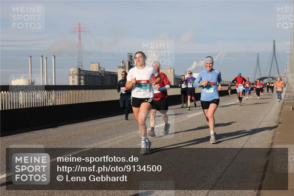 03.10.2025 - Köhlbrandbrückenlauf Lena Gebhardt http://msf.ph/oto/9134500 03.10.2025 09:52:40 Position 2 1401 meine-sportfotos.de