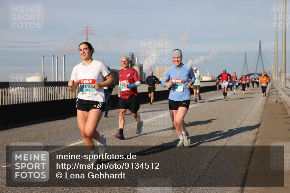 03.10.2025 - Köhlbrandbrückenlauf Lena Gebhardt http://msf.ph/oto/9134512 03.10.2025 09:52:41 Position 2 1401 meine-sportfotos.de