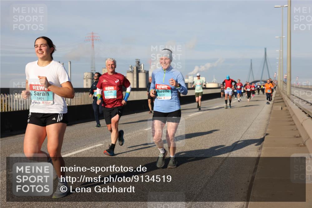 03.10.2025 - Köhlbrandbrückenlauf Lena Gebhardt http://msf.ph/oto/9134519 03.10.2025 09:52:41 Position 2 1401, 2134, 8539 meine-sportfotos.de