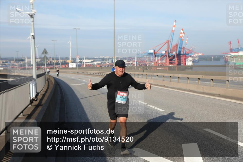03.10.2025 - Köhlbrandbrückenlauf Yannick Fuchs http://msf.ph/oto/9134520 03.10.2025 09:09:50 Position 2 2360 meine-sportfotos.de