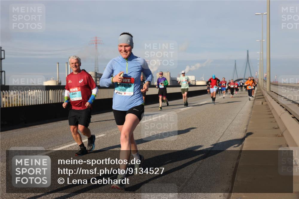 03.10.2025 - Köhlbrandbrückenlauf Lena Gebhardt http://msf.ph/oto/9134527 03.10.2025 09:52:42 Position 2 2134, 3539 meine-sportfotos.de