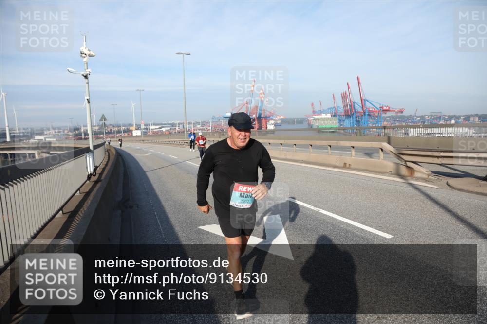 03.10.2025 - Köhlbrandbrückenlauf Yannick Fuchs http://msf.ph/oto/9134530 03.10.2025 09:09:51 Position 2 2360 meine-sportfotos.de