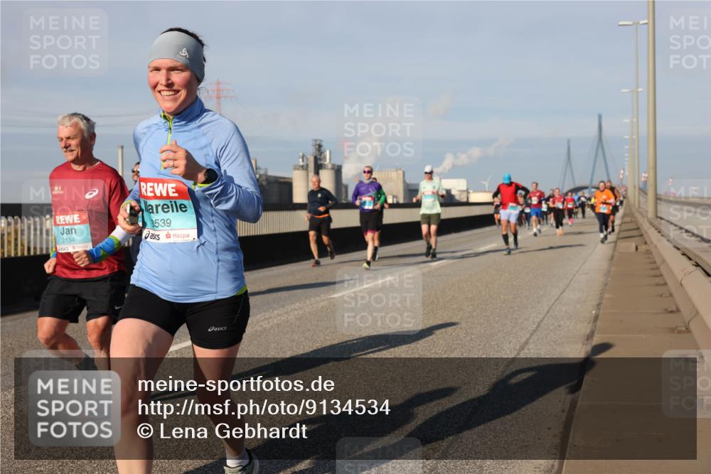 03.10.2025 - Köhlbrandbrückenlauf Lena Gebhardt http://msf.ph/oto/9134534 03.10.2025 09:52:42 Position 2 2134, 3539 meine-sportfotos.de