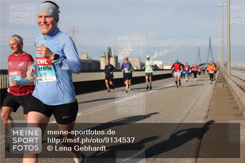 03.10.2025 - Köhlbrandbrückenlauf Lena Gebhardt http://msf.ph/oto/9134537 03.10.2025 09:52:42 Position 2 539 meine-sportfotos.de