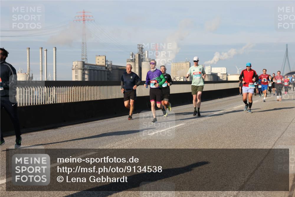 03.10.2025 - Köhlbrandbrückenlauf Lena Gebhardt http://msf.ph/oto/9134538 03.10.2025 09:52:42 Position 2  meine-sportfotos.de