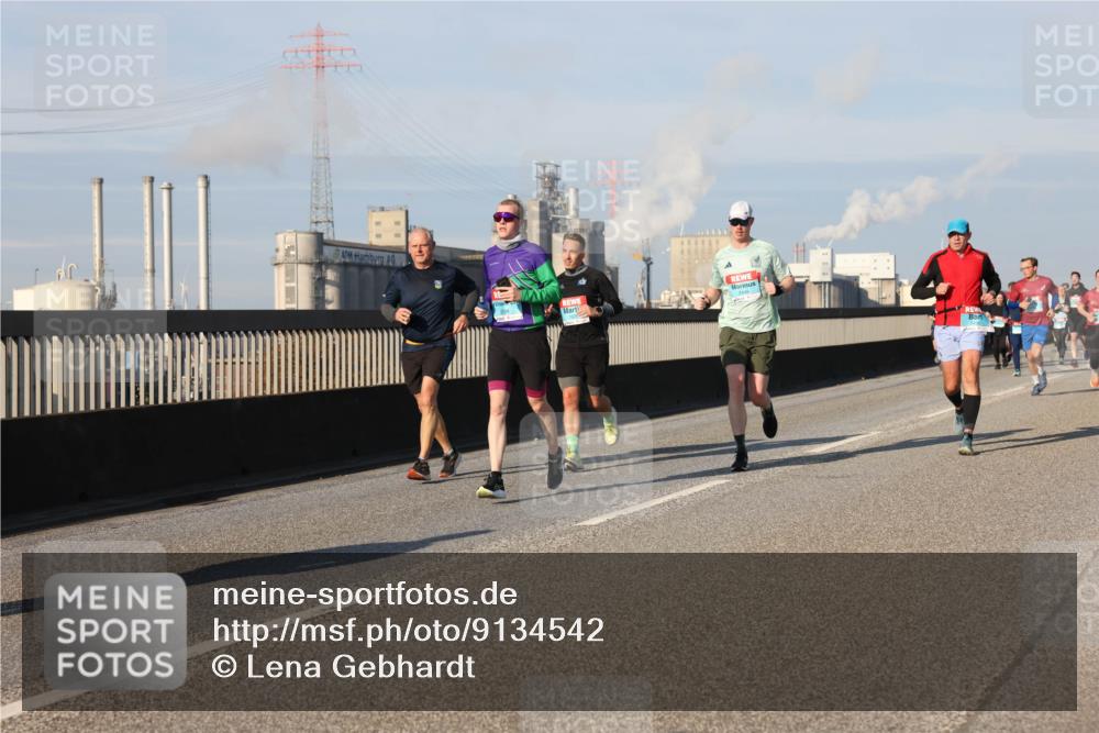 03.10.2025 - Köhlbrandbrückenlauf Lena Gebhardt http://msf.ph/oto/9134542 03.10.2025 09:52:43 Position 2  meine-sportfotos.de