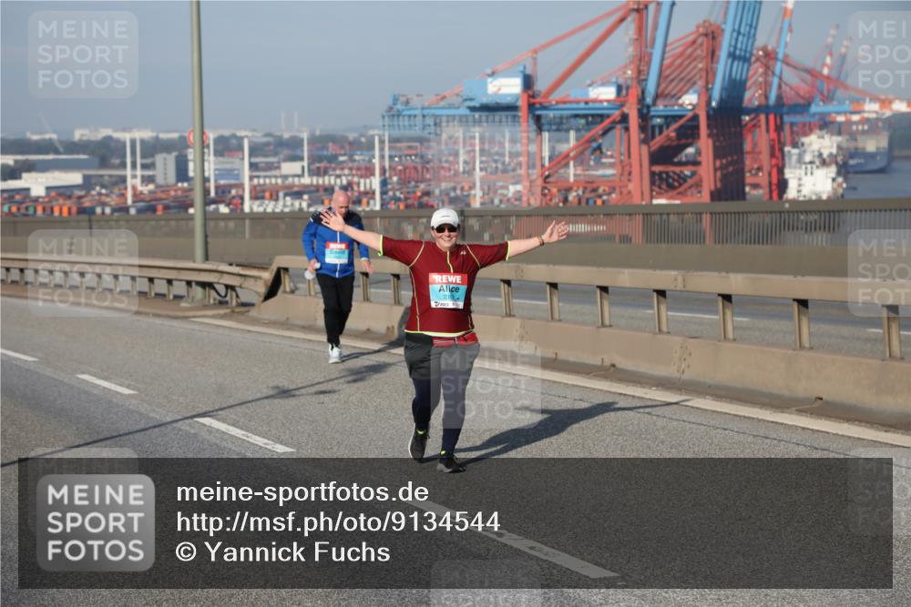 03.10.2025 - Köhlbrandbrückenlauf Yannick Fuchs http://msf.ph/oto/9134544 03.10.2025 09:09:53 Position 2 351 meine-sportfotos.de