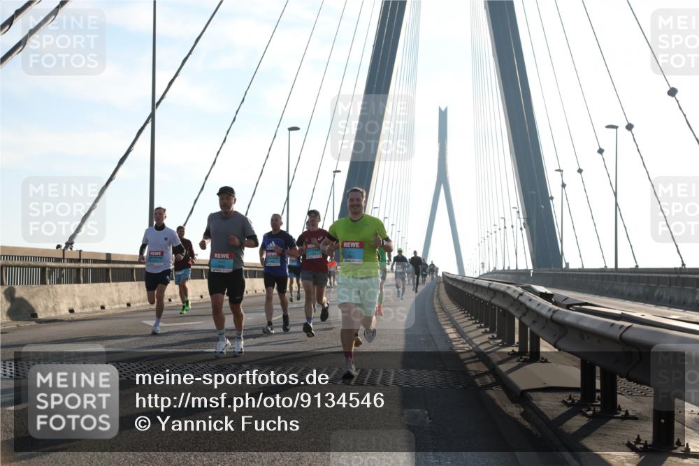 03.10.2025 - Köhlbrandbrückenlauf Yannick Fuchs http://msf.ph/oto/9134546 03.10.2025 08:21:43 Position 1  meine-sportfotos.de