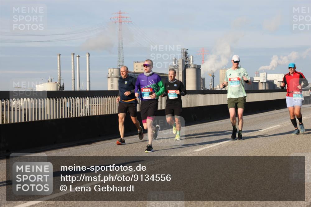03.10.2025 - Köhlbrandbrückenlauf Lena Gebhardt http://msf.ph/oto/9134556 03.10.2025 09:52:44 Position 2  meine-sportfotos.de