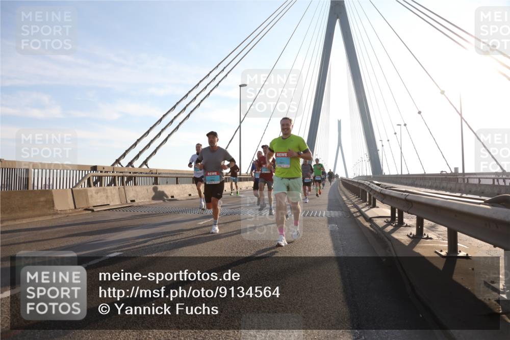 03.10.2025 - Köhlbrandbrückenlauf Yannick Fuchs http://msf.ph/oto/9134564 03.10.2025 08:21:44 Position 1  meine-sportfotos.de