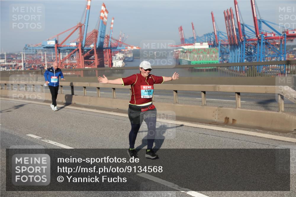 03.10.2025 - Köhlbrandbrückenlauf Yannick Fuchs http://msf.ph/oto/9134568 03.10.2025 09:09:56 Position 2 235 meine-sportfotos.de