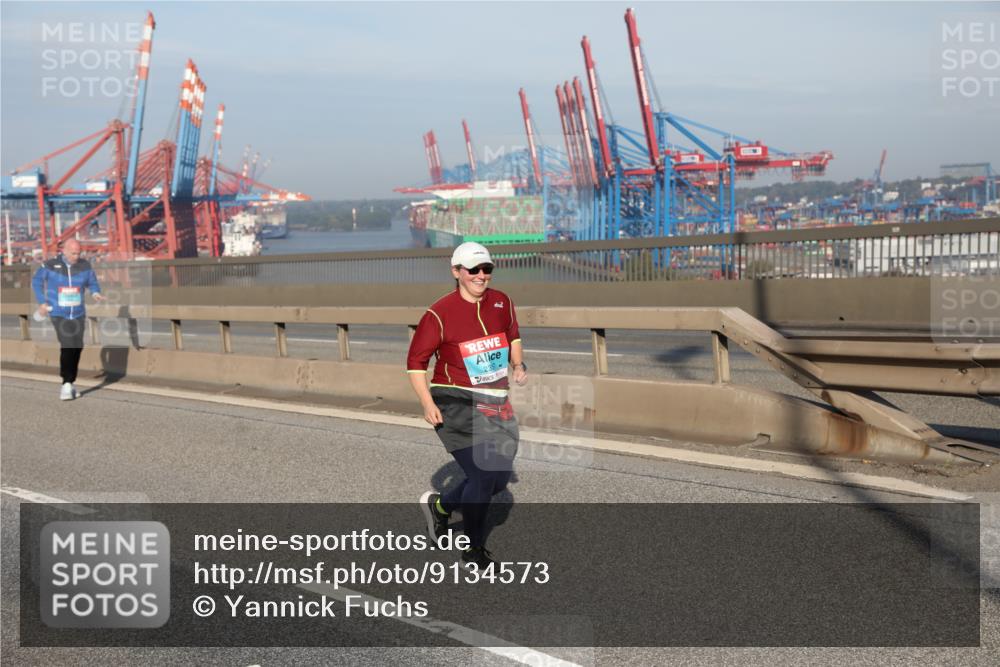 03.10.2025 - Köhlbrandbrückenlauf Yannick Fuchs http://msf.ph/oto/9134573 03.10.2025 09:09:57 Position 2 235 meine-sportfotos.de