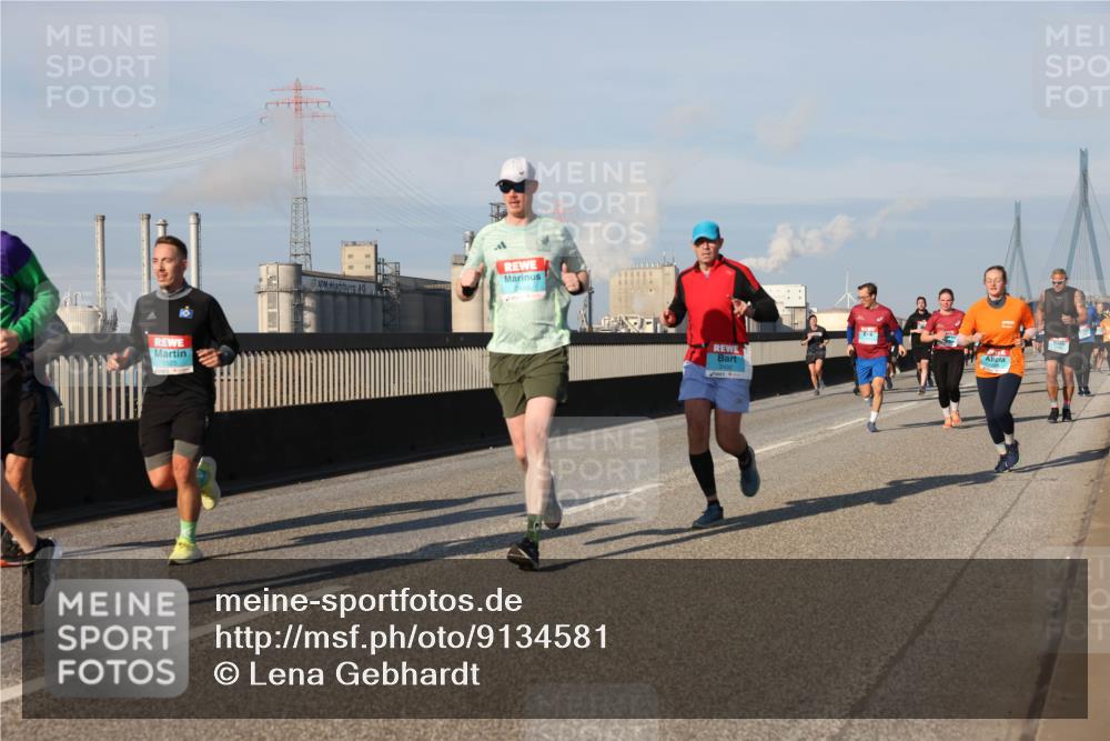 03.10.2025 - Köhlbrandbrückenlauf Lena Gebhardt http://msf.ph/oto/9134581 03.10.2025 09:52:45 Position 2  meine-sportfotos.de