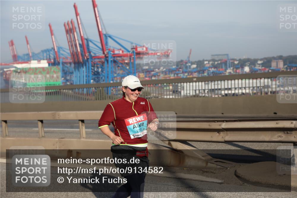 03.10.2025 - Köhlbrandbrückenlauf Yannick Fuchs http://msf.ph/oto/9134582 03.10.2025 09:09:58 Position 2 2357 meine-sportfotos.de