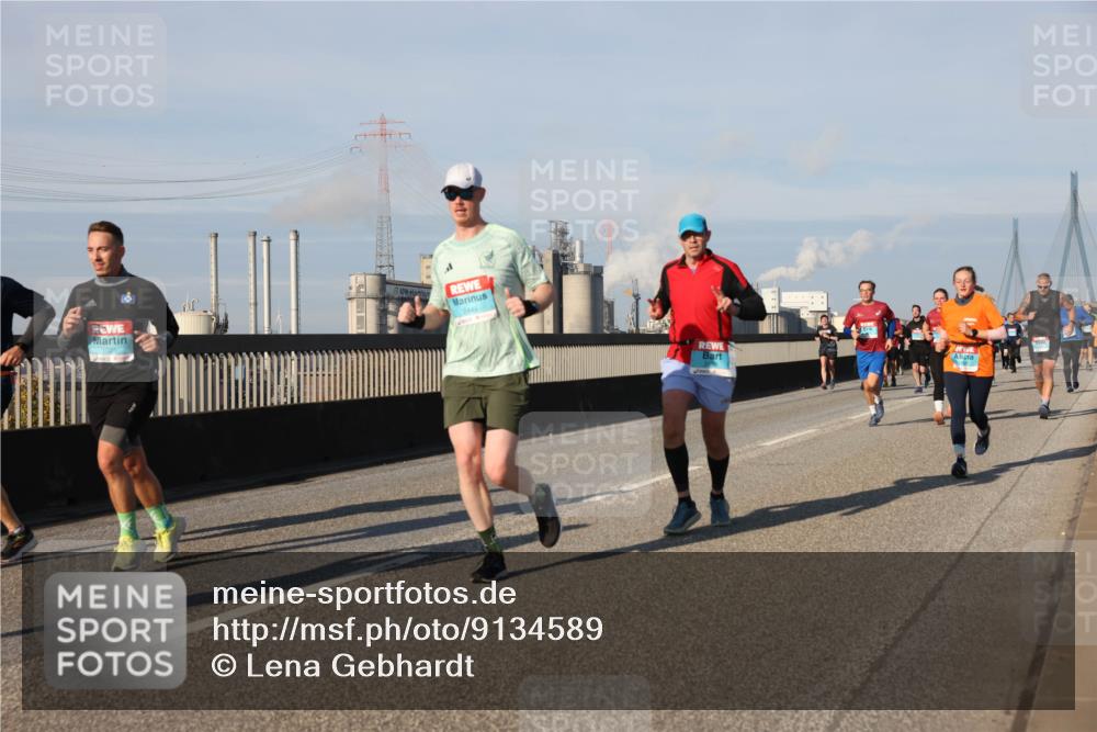 03.10.2025 - Köhlbrandbrückenlauf Lena Gebhardt http://msf.ph/oto/9134589 03.10.2025 09:52:45 Position 2 1525, 2449 meine-sportfotos.de