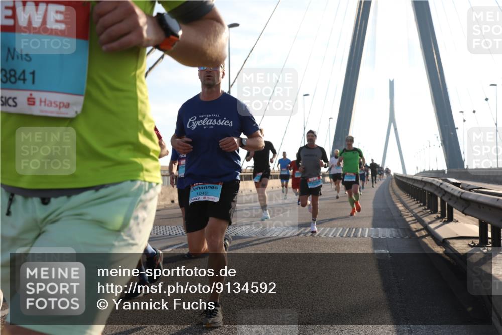 03.10.2025 - Köhlbrandbrückenlauf Yannick Fuchs http://msf.ph/oto/9134592 03.10.2025 08:21:45 Position 1 3841, 1040 meine-sportfotos.de