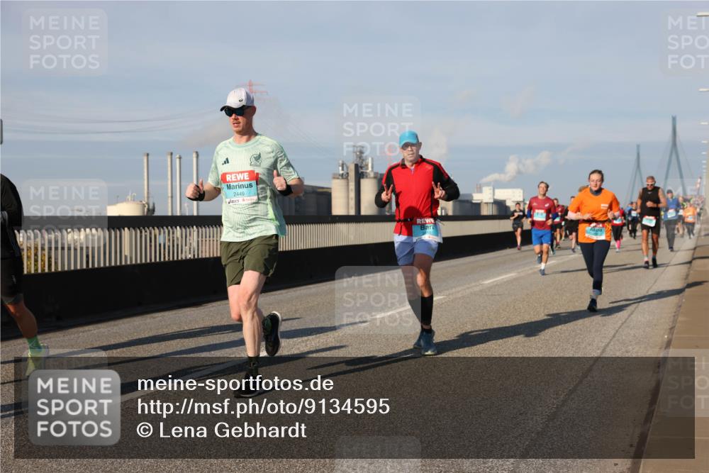 03.10.2025 - Köhlbrandbrückenlauf Lena Gebhardt http://msf.ph/oto/9134595 03.10.2025 09:52:46 Position 2 2449 meine-sportfotos.de