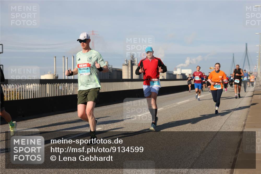03.10.2025 - Köhlbrandbrückenlauf Lena Gebhardt http://msf.ph/oto/9134599 03.10.2025 09:52:46 Position 2 2449 meine-sportfotos.de