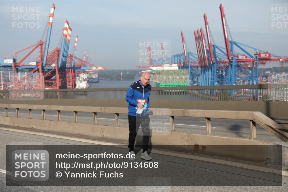 03.10.2025 - Köhlbrandbrückenlauf Yannick Fuchs http://msf.ph/oto/9134608 03.10.2025 09:10:01 Position 2  meine-sportfotos.de