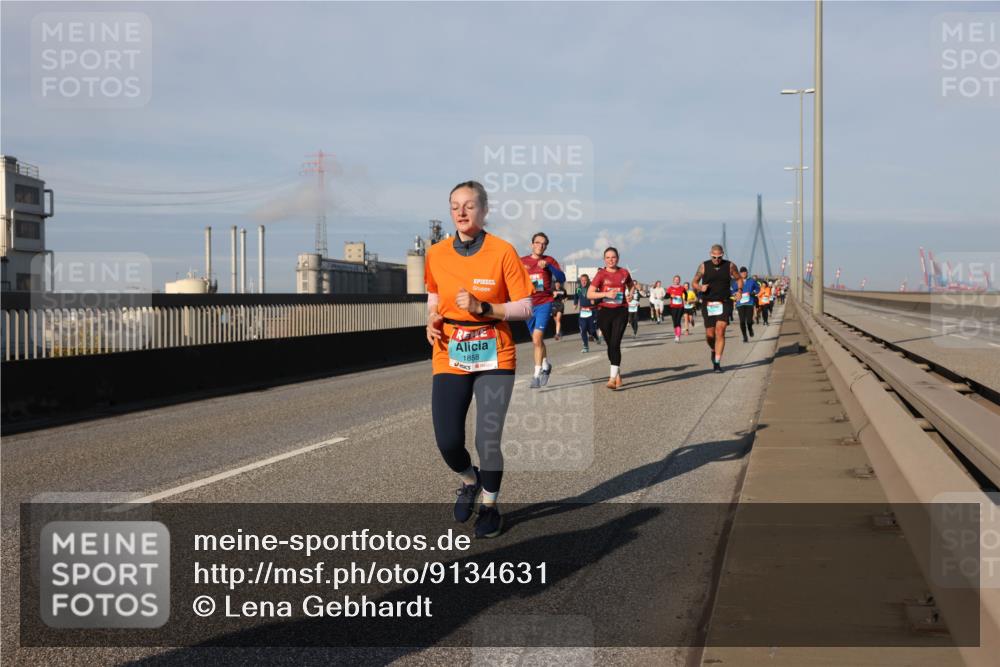 03.10.2025 - Köhlbrandbrückenlauf Lena Gebhardt http://msf.ph/oto/9134631 03.10.2025 09:52:48 Position 2 1858 meine-sportfotos.de