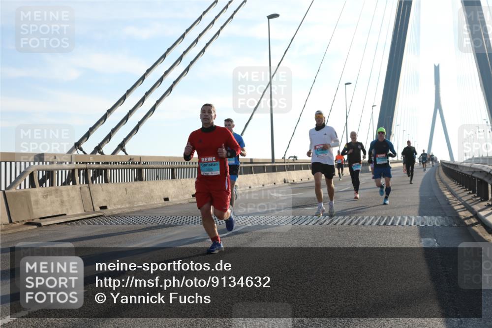 03.10.2025 - Köhlbrandbrückenlauf Yannick Fuchs http://msf.ph/oto/9134632 03.10.2025 08:21:48 Position 1 3705 meine-sportfotos.de