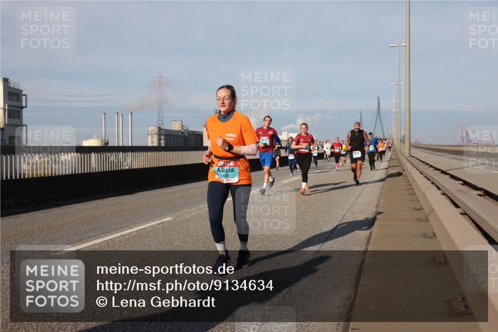 03.10.2025 - Köhlbrandbrückenlauf Lena Gebhardt http://msf.ph/oto/9134634 03.10.2025 09:52:48 Position 2 1858 meine-sportfotos.de