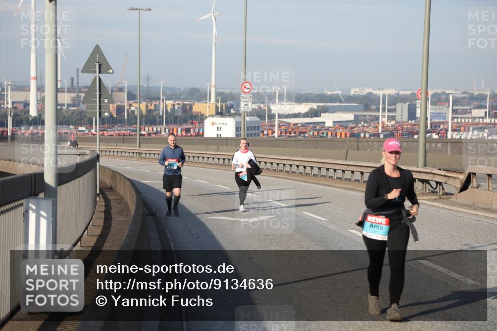 03.10.2025 - Köhlbrandbrückenlauf Yannick Fuchs http://msf.ph/oto/9134636 03.10.2025 09:10:13 Position 2 1500, 1 meine-sportfotos.de