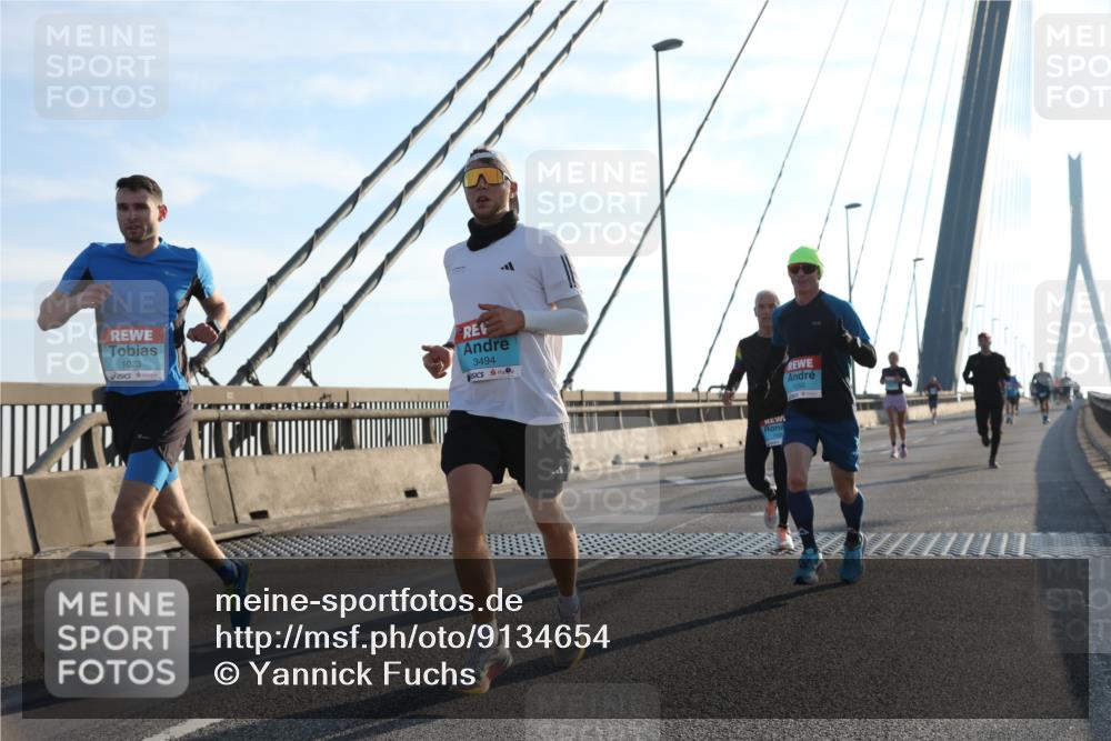 03.10.2025 - Köhlbrandbrückenlauf Yannick Fuchs http://msf.ph/oto/9134654 03.10.2025 08:21:50 Position 1 1023, 3494 meine-sportfotos.de