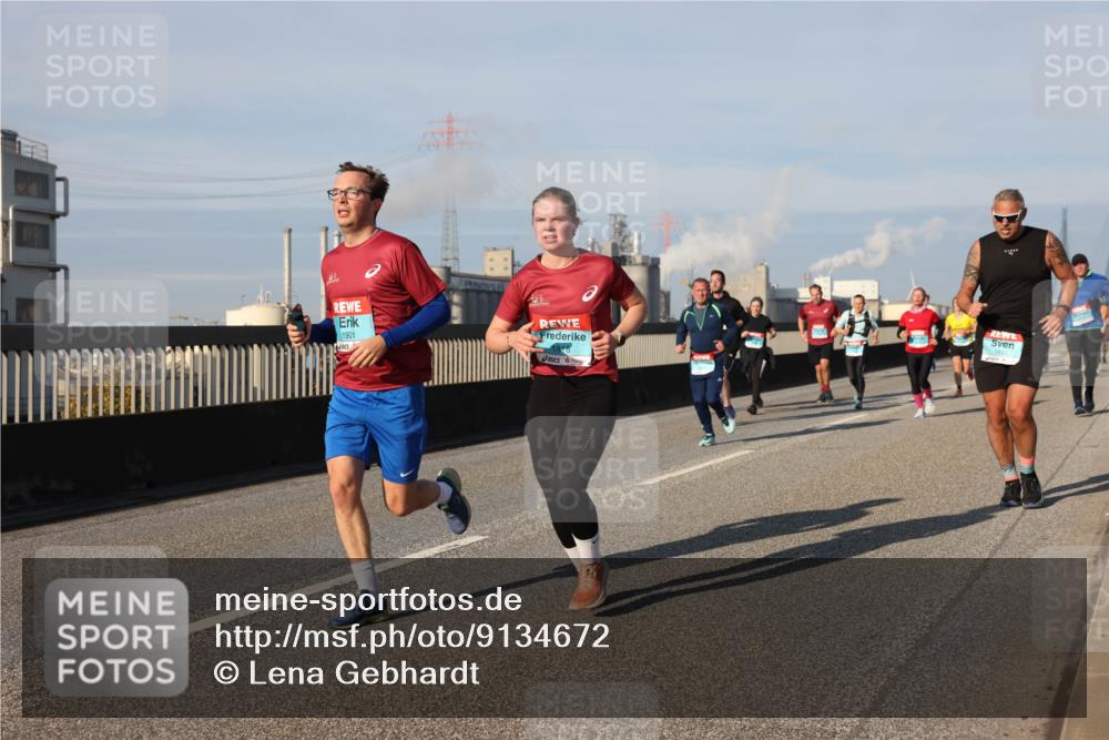 03.10.2025 - Köhlbrandbrückenlauf Lena Gebhardt http://msf.ph/oto/9134672 03.10.2025 09:52:50 Position 2 1901, 1818 meine-sportfotos.de
