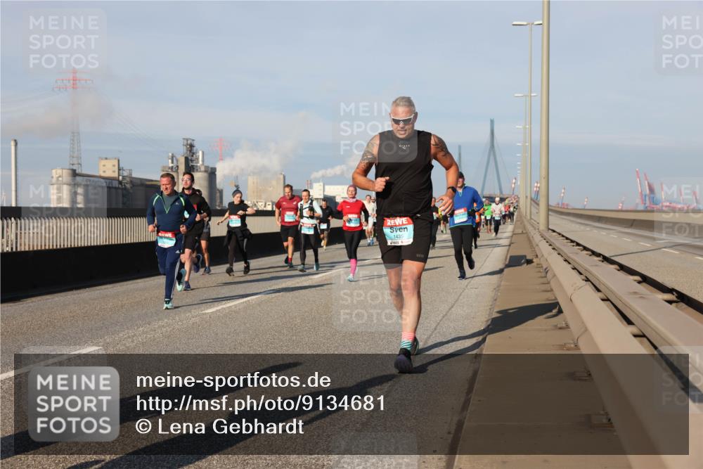 03.10.2025 - Köhlbrandbrückenlauf Lena Gebhardt http://msf.ph/oto/9134681 03.10.2025 09:52:51 Position 2 1435 meine-sportfotos.de