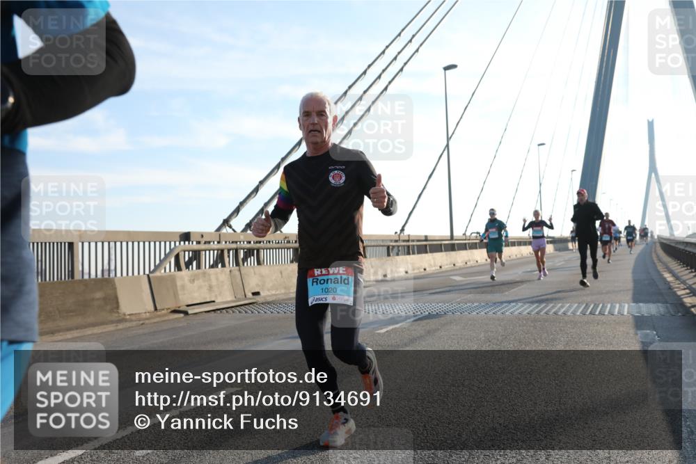 03.10.2025 - Köhlbrandbrückenlauf Yannick Fuchs http://msf.ph/oto/9134691 03.10.2025 08:21:51 Position 1 1020 meine-sportfotos.de