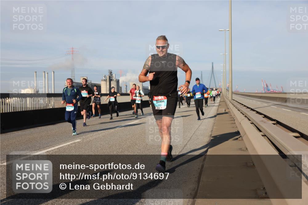 03.10.2025 - Köhlbrandbrückenlauf Lena Gebhardt http://msf.ph/oto/9134697 03.10.2025 09:52:52 Position 2 1435 meine-sportfotos.de