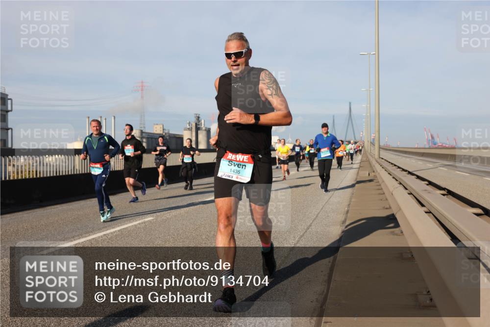 03.10.2025 - Köhlbrandbrückenlauf Lena Gebhardt http://msf.ph/oto/9134704 03.10.2025 09:52:52 Position 2 1435 meine-sportfotos.de