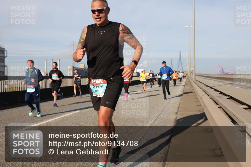 03.10.2025 - Köhlbrandbrückenlauf Lena Gebhardt http://msf.ph/oto/9134708 03.10.2025 09:52:52 Position 2 1435 meine-sportfotos.de