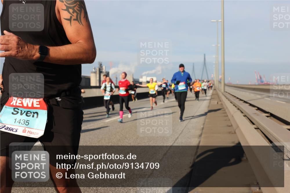 03.10.2025 - Köhlbrandbrückenlauf Lena Gebhardt http://msf.ph/oto/9134709 03.10.2025 09:52:53 Position 2 1435 meine-sportfotos.de