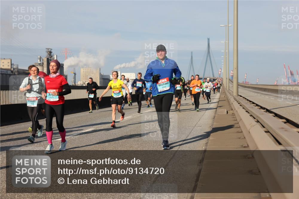 03.10.2025 - Köhlbrandbrückenlauf Lena Gebhardt http://msf.ph/oto/9134720 03.10.2025 09:52:53 Position 2 1919, 3202 meine-sportfotos.de