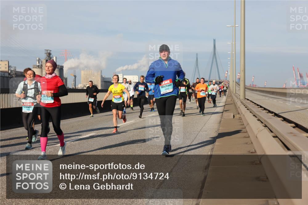 03.10.2025 - Köhlbrandbrückenlauf Lena Gebhardt http://msf.ph/oto/9134724 03.10.2025 09:52:53 Position 2 1919, 3202, 9, 3524 meine-sportfotos.de