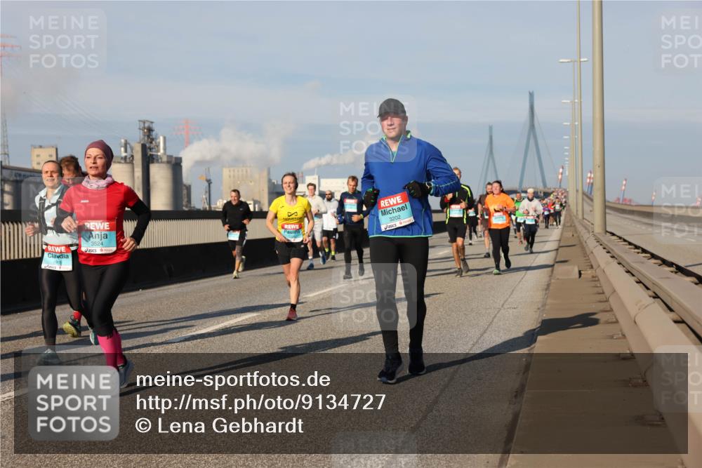 03.10.2025 - Köhlbrandbrückenlauf Lena Gebhardt http://msf.ph/oto/9134727 03.10.2025 09:52:54 Position 2 1919, 3524, 3202 meine-sportfotos.de