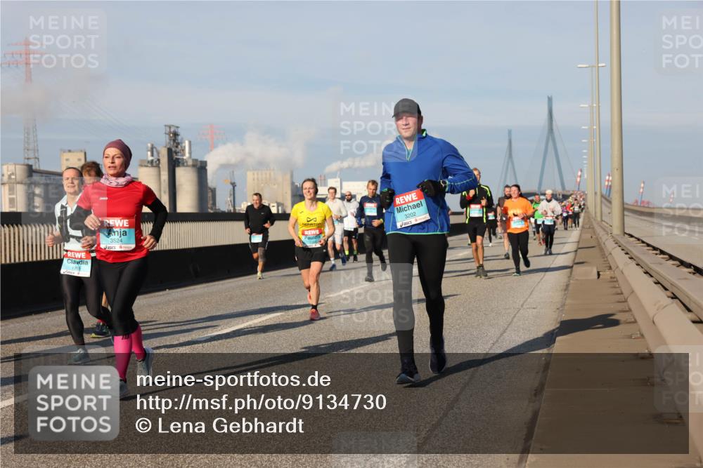 03.10.2025 - Köhlbrandbrückenlauf Lena Gebhardt http://msf.ph/oto/9134730 03.10.2025 09:52:54 Position 2 1919, 3524, 3202 meine-sportfotos.de