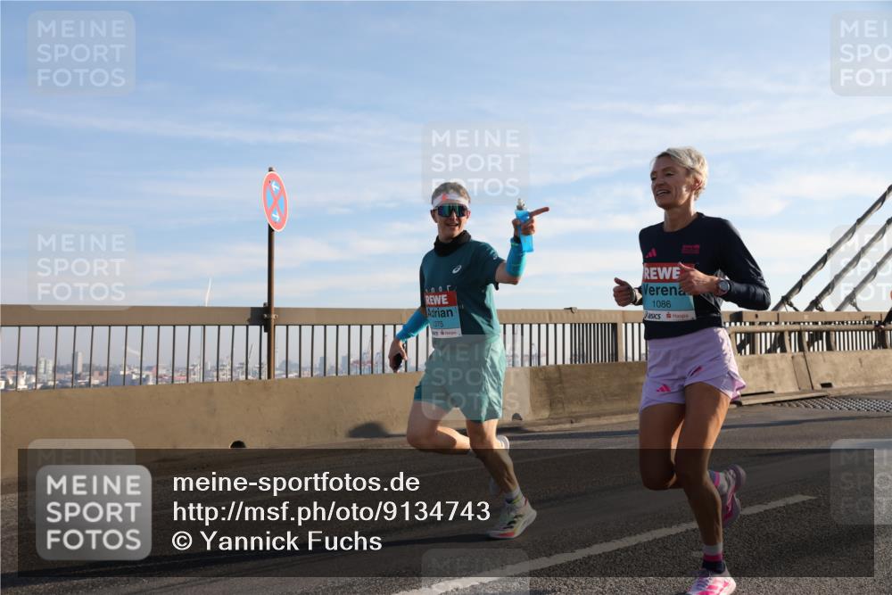 03.10.2025 - Köhlbrandbrückenlauf Yannick Fuchs http://msf.ph/oto/9134743 03.10.2025 08:21:55 Position 1 1275, 1086 meine-sportfotos.de