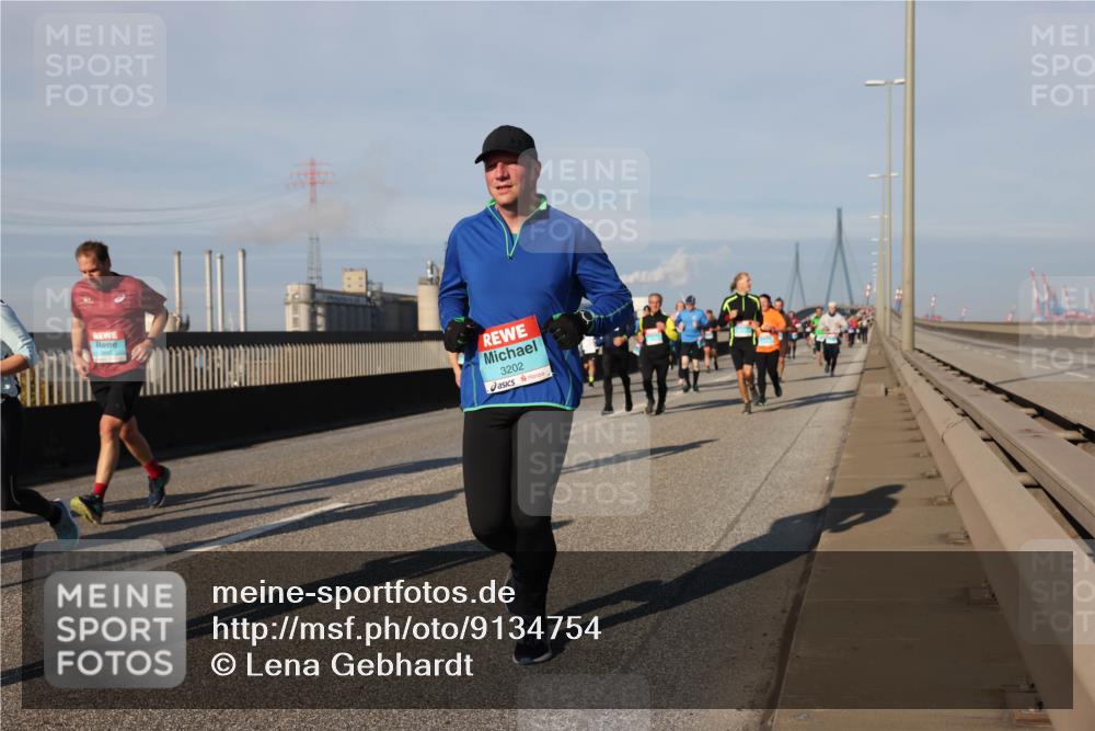 03.10.2025 - Köhlbrandbrückenlauf Lena Gebhardt http://msf.ph/oto/9134754 03.10.2025 09:52:55 Position 2 3202 meine-sportfotos.de