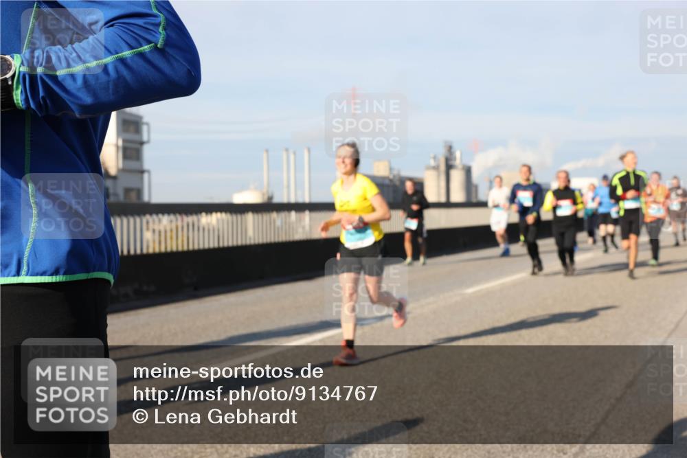 03.10.2025 - Köhlbrandbrückenlauf Lena Gebhardt http://msf.ph/oto/9134767 03.10.2025 09:52:56 Position 2  meine-sportfotos.de