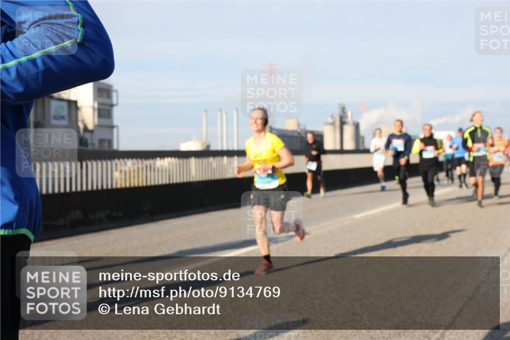 03.10.2025 - Köhlbrandbrückenlauf Lena Gebhardt http://msf.ph/oto/9134769 03.10.2025 09:52:56 Position 2  meine-sportfotos.de
