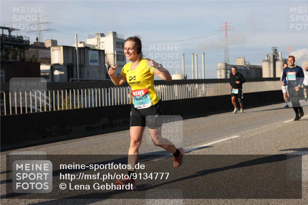 03.10.2025 - Köhlbrandbrückenlauf Lena Gebhardt http://msf.ph/oto/9134777 03.10.2025 09:52:57 Position 2 3334 meine-sportfotos.de