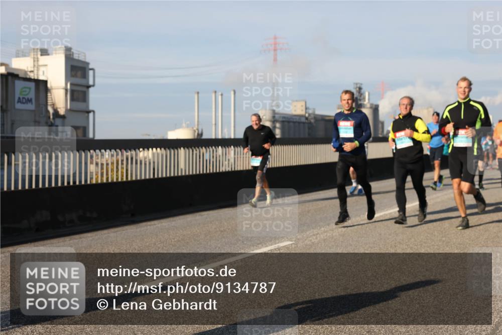 03.10.2025 - Köhlbrandbrückenlauf Lena Gebhardt http://msf.ph/oto/9134787 03.10.2025 09:52:57 Position 2  meine-sportfotos.de